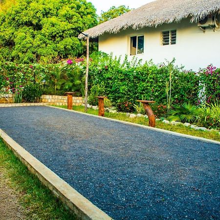 Tiako Villas Ambondrona  Kültér fotó